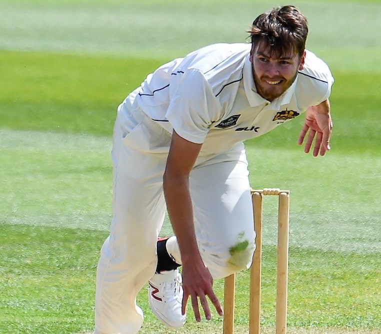 Jacob Duffy thumb bowls plunket volts.jpg