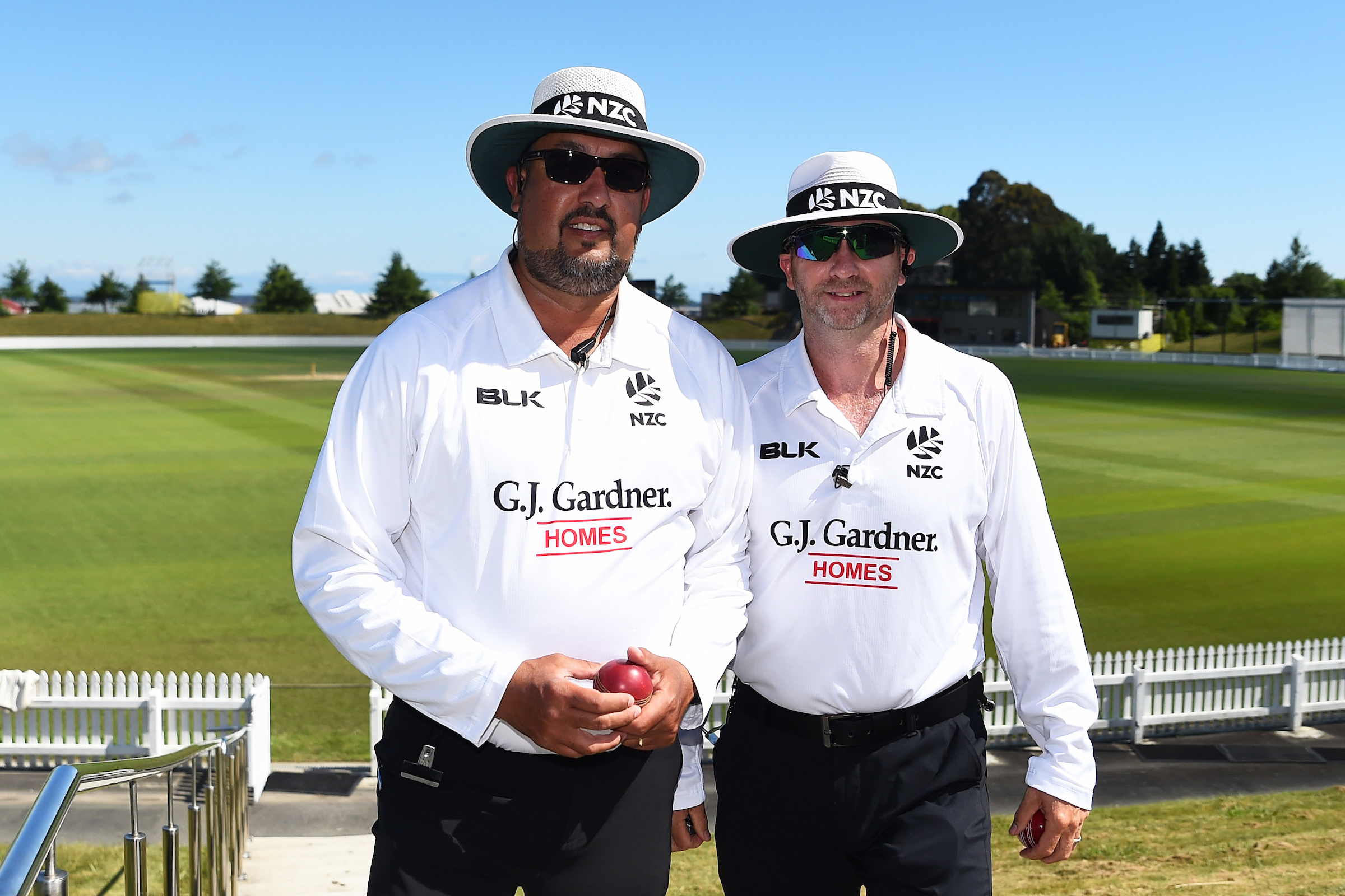 cricket umpire uniform
