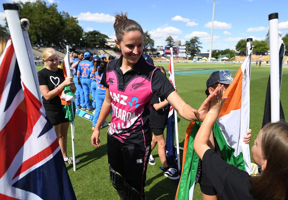 Amy Satterthwaite announces retirement from international cricket after New Zealand contract snub