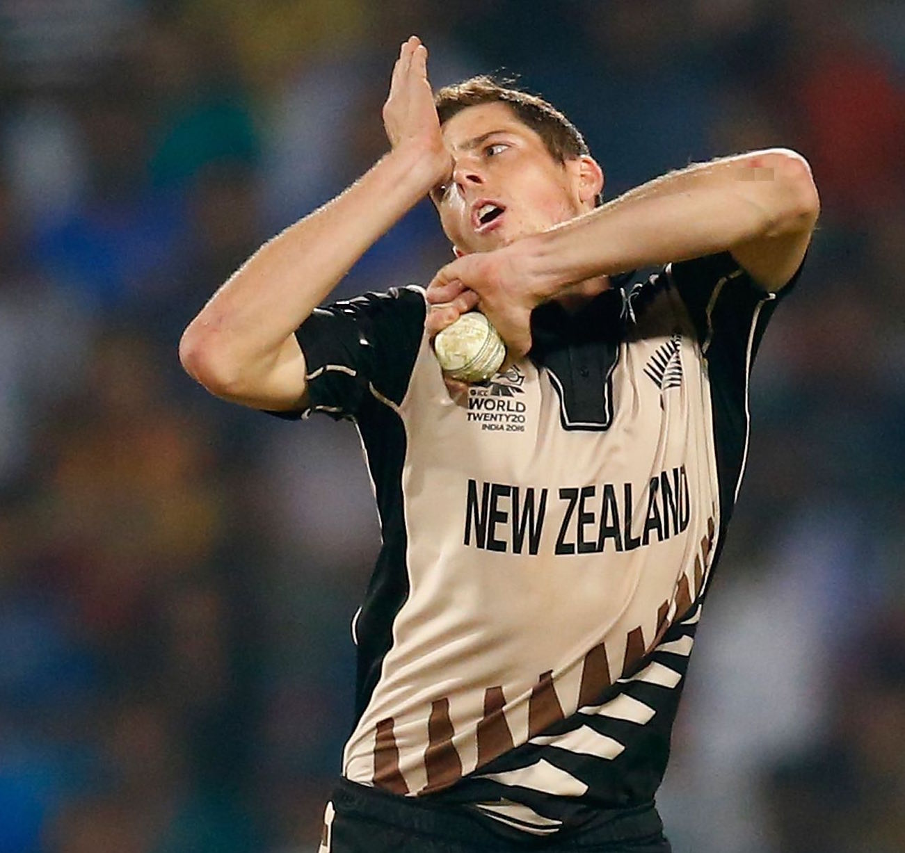 santner bowls t20 blackcaps beige thumb.jpg