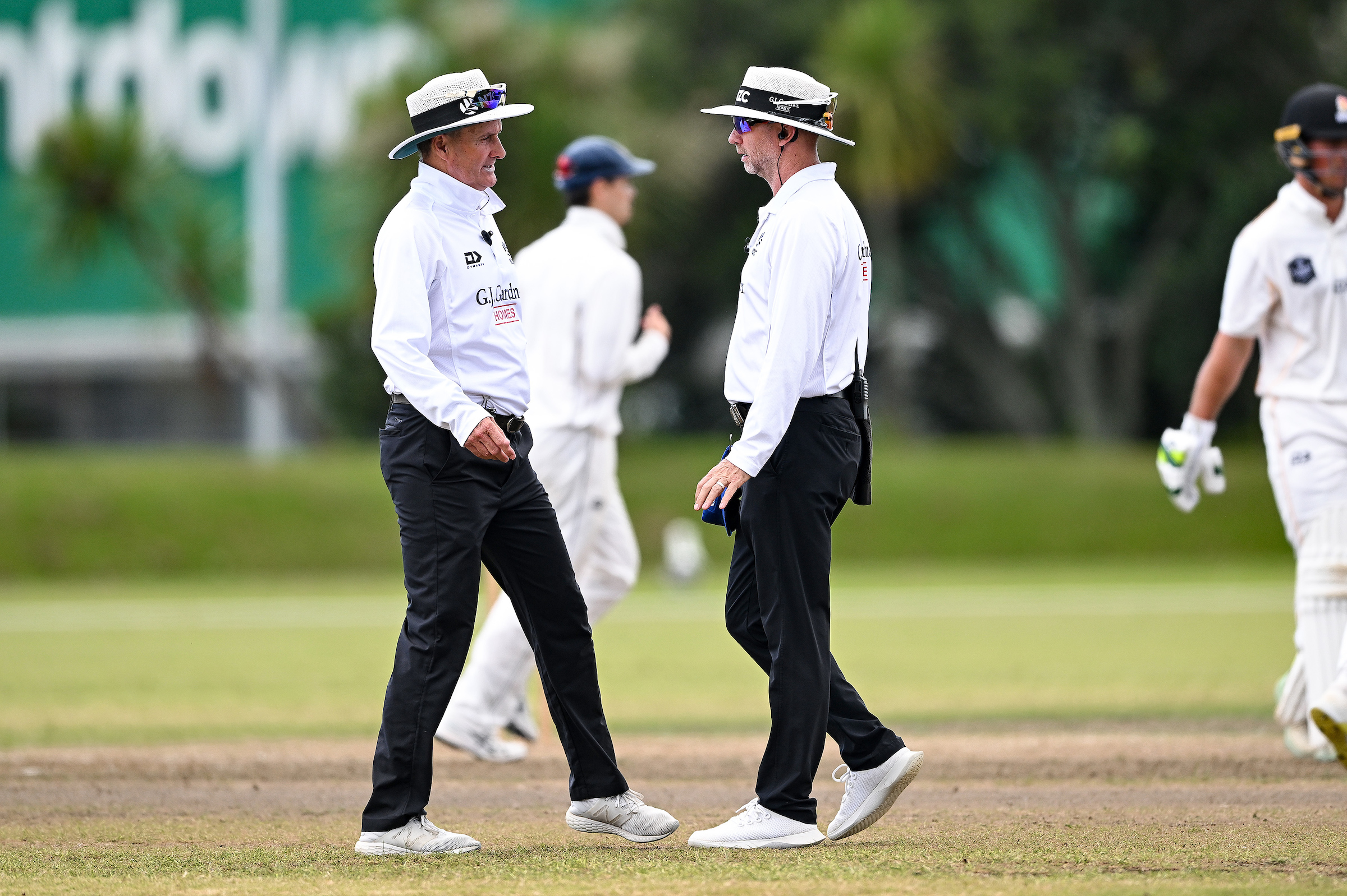 cricket umpire uniform